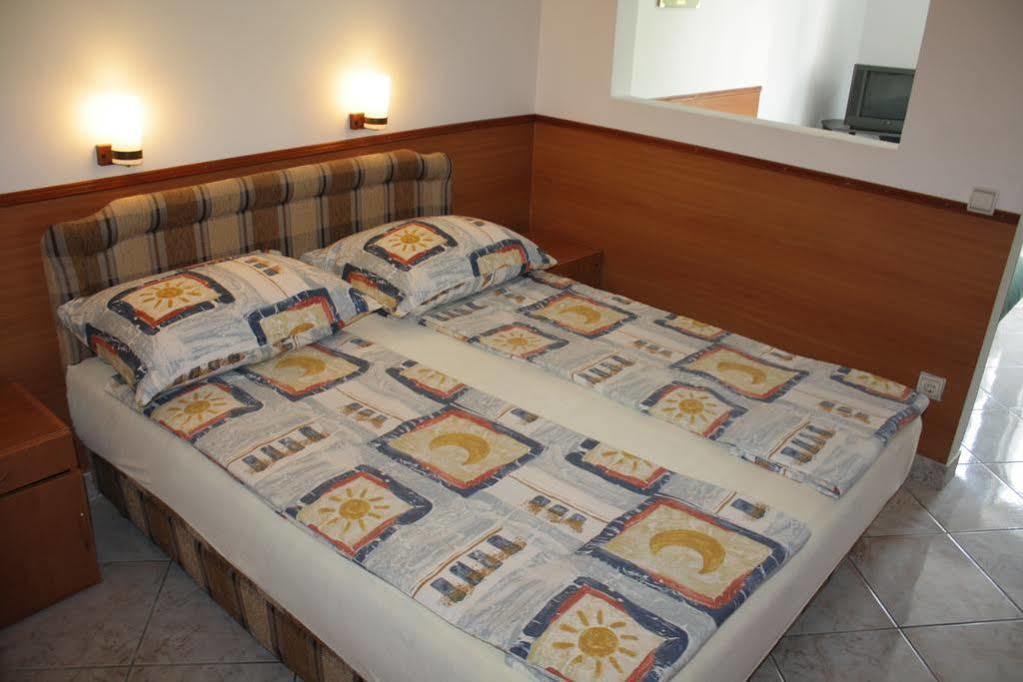Guest House Saga Herceg Novi Exterior foto